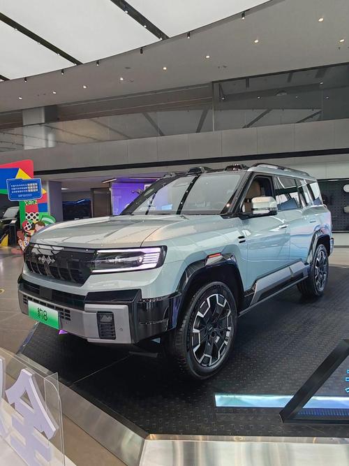 重庆345比亚迪方程豹硬派越野的爆款，英菲尼迪35周年与你共成长